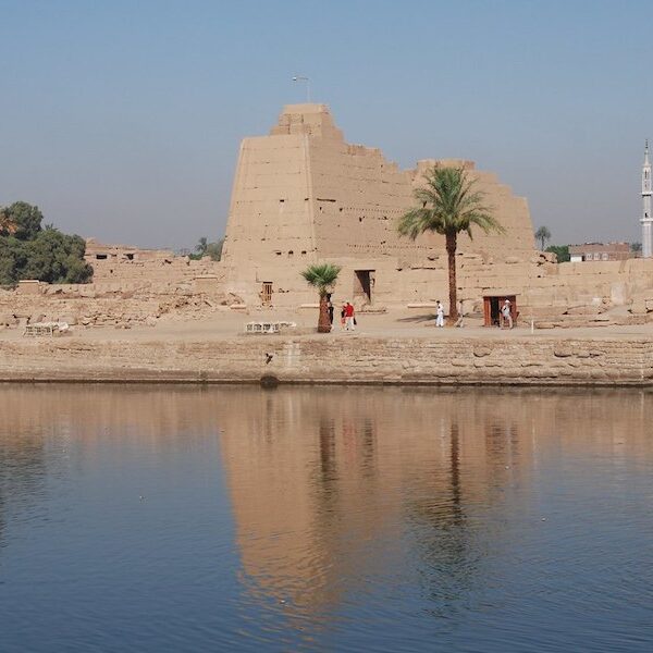Egypt top travel luxor from sharm ( Vally of the king , queen Hatshepsut, karnak , Memnon Colossi )